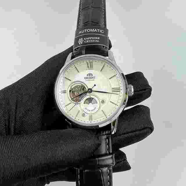 Orient Sun and Moon Classic Sun&Moon analog Mechanical Sapphire Crystal leather strap RN-AS0003S