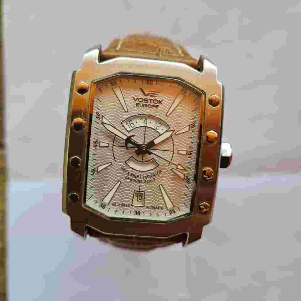 Vostok Europe ARKTIKA Icebreaker Montre série limitée à 3000 exemplaires