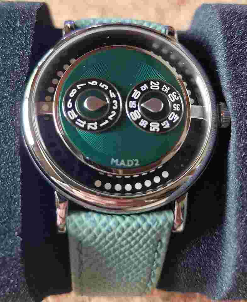 M.A.D. Editions Dial M.A.D. 2 green edition new strap size L