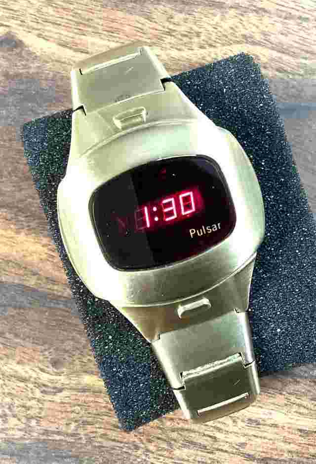 Pulsar P-4 Executive Time-Computer