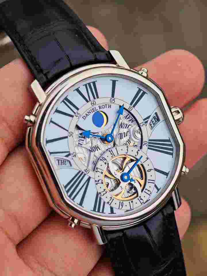 Daniel Roth Perpetual Calendar Watch 39X43mm .112.Y.60