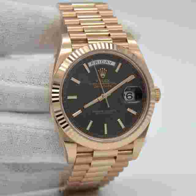 Rolex Day-Date 40
                           
                                 Oyster Perpetual DayDate 40mm pink gold 228235 chodmip