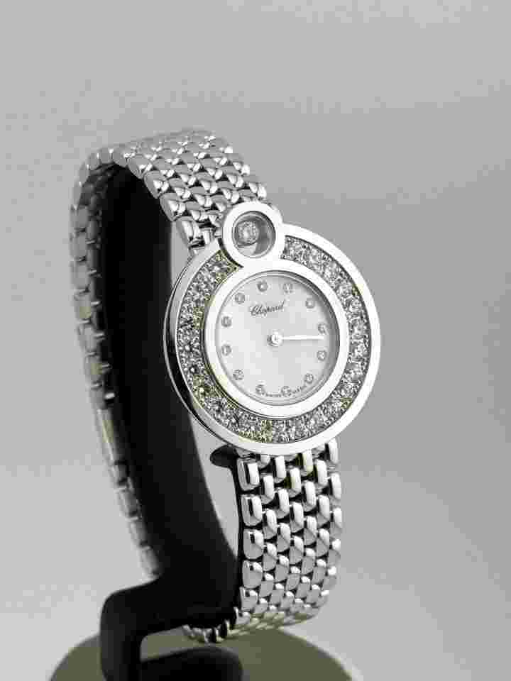 Chopard Happy Diamonds
                           
                                 Diamonds_204407-1003