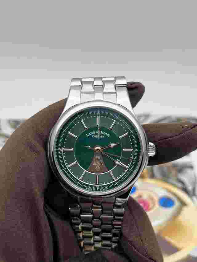 Lang & Heyne
                           
                                 Green Dial