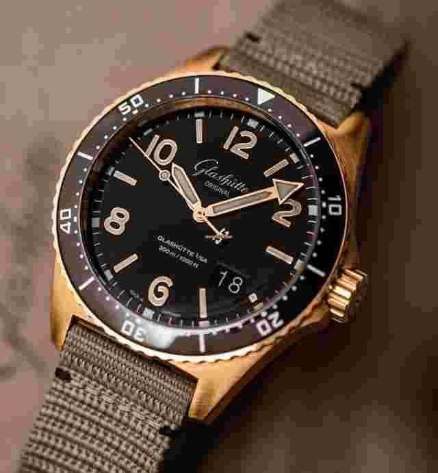 Glashütte Original SeaQ Panoramadatum
                           
                                 NEW 2025 Seaq Panorama Date 18KT ROSE GOLD