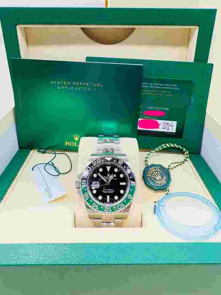 Rolex GMT-Master II
2024 FULL SET BOTH TAGS BEZEL PROTECTOR CLASP FULL FACTORY STICKERS