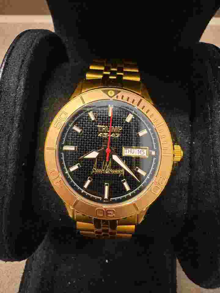 Trump LIMITED EDITION Trump Presidential Fighter Gold full set 