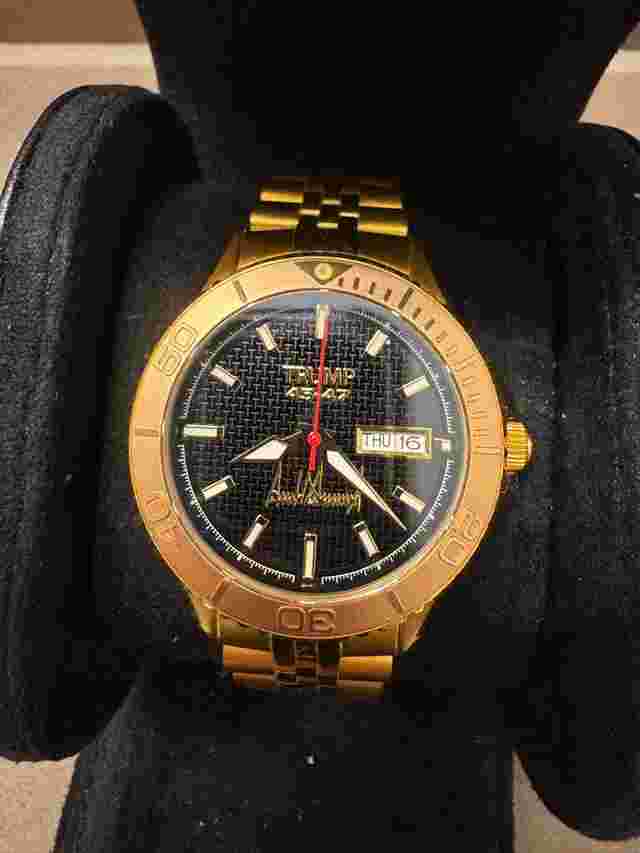 Trump LIMITED EDITION Trump Presidential Fighter Gold full set 