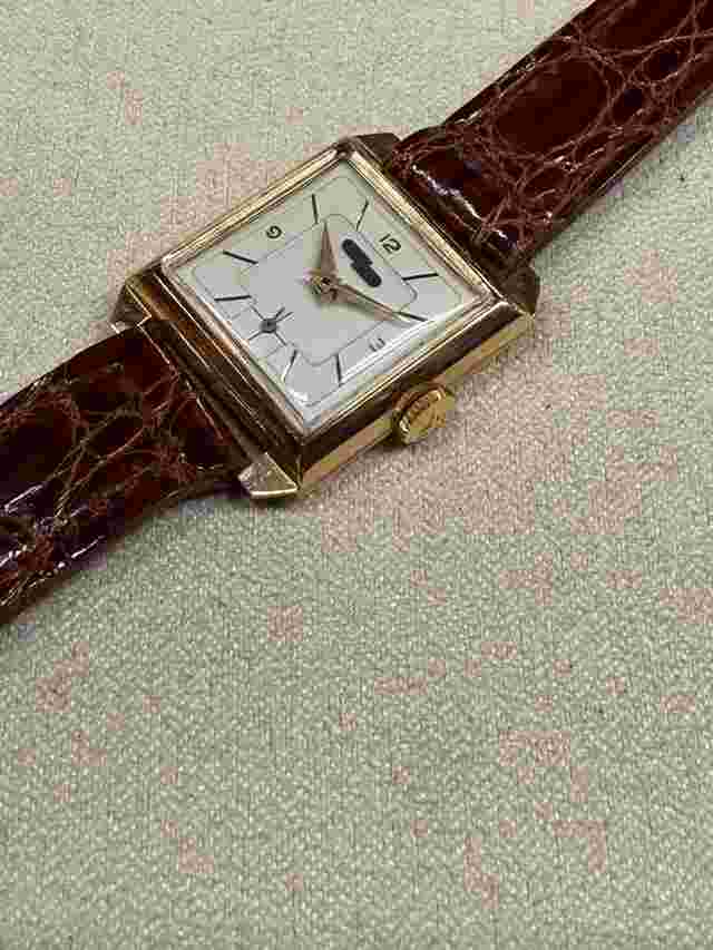 Nicolet Watch Quadrato in oro giallo 18 carati 