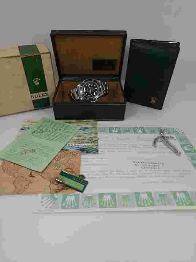 Rolex Submariner (No Date)
                           
                                 5513 Maxi MK1 Full Set