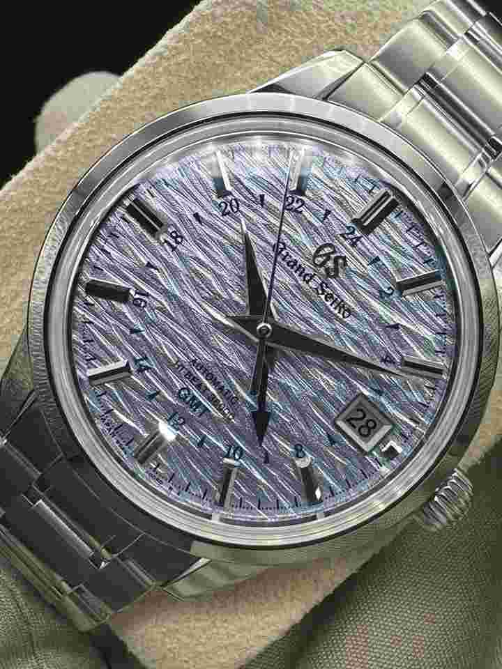 Grand Seiko Elegance Collection
SBGJ249 Automatic 2025 Steel New