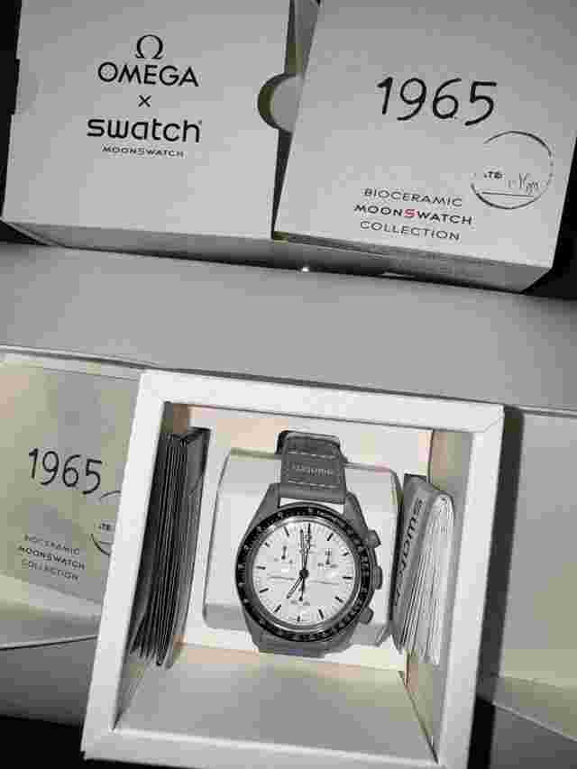 Swatch Moonswatch
                           
                                 Omega X Swatch Bioceramic MoonSwatch 1965 SO33M106 - Gray(gray/white/black) NEW RARE 2025
