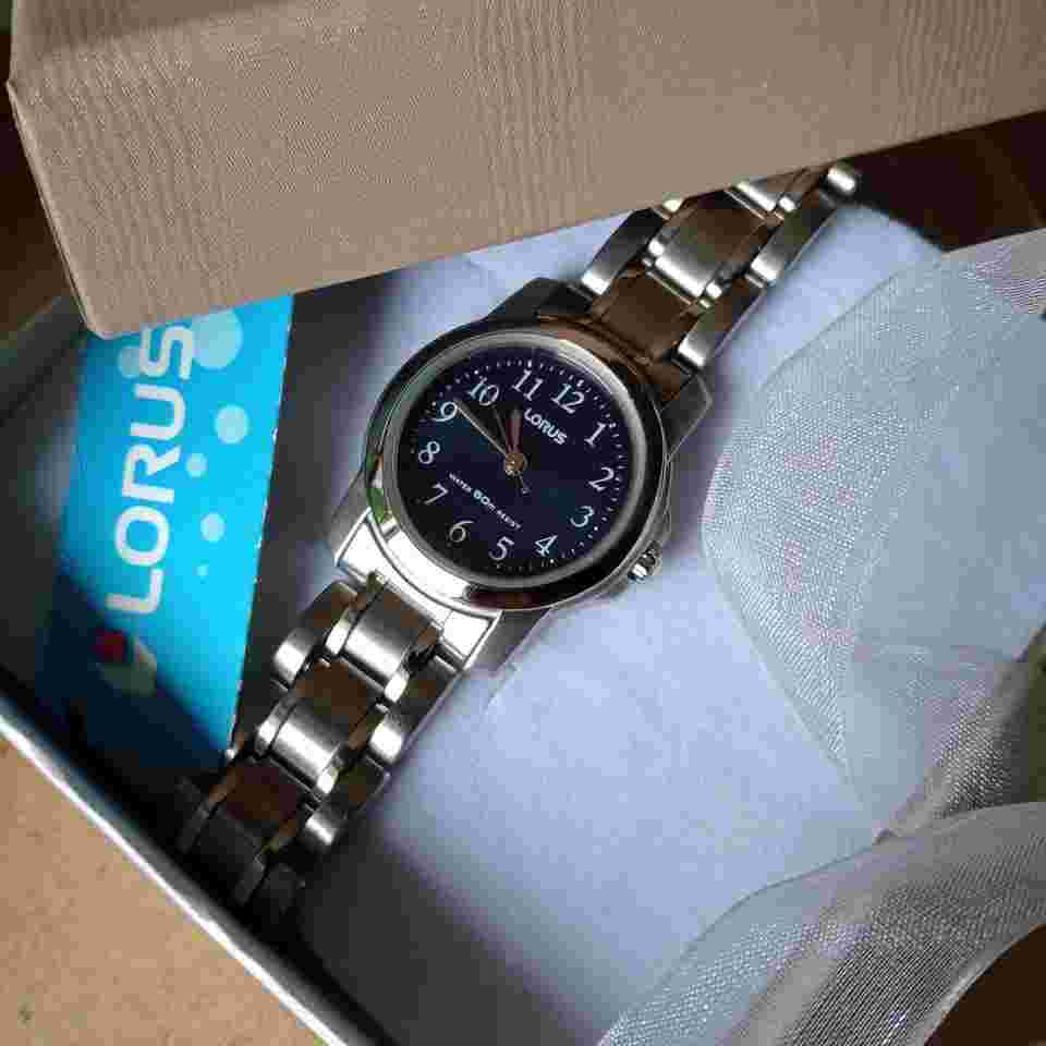 Lorus Lady Quartz by Seiko All steel - Vintage 00 NOS Beautiful blue dial - Original warranty - WR50 m