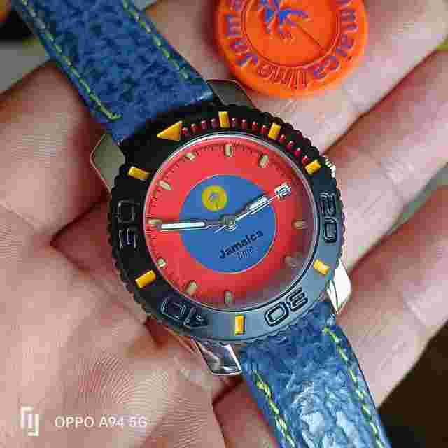 Pryngeps Jamaica Time Quartz - Two-tone dial with applied indexes Vintage 90 NOS Full Set Rotating Bezel Date - UNISEX.