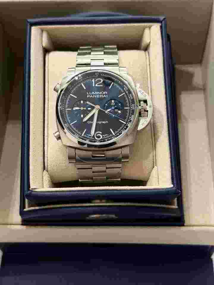 Panerai Luminor Chrono Pam01110 Superbe montre en tres bon état de 2024 peu portée