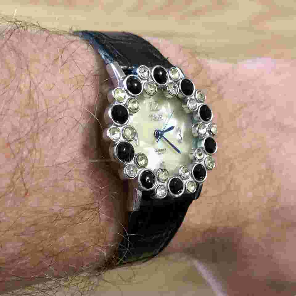 T&E - DESIGN flower-watch / BLACK and WHITE crystals on bezel / MOTHER of PEARL dial / BLUE TEMPERED hands / OLD fashion EXTRA RARE vintage 1980s / TOP condition / Keeps GOOD TIME