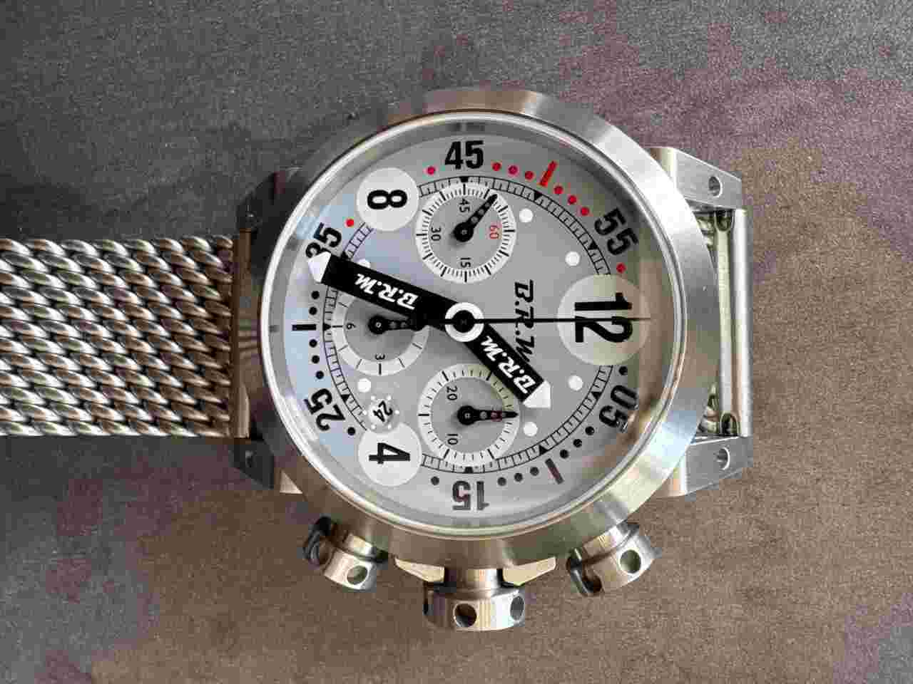B.R.M V8-44 V8-44-configurée Montre BRM en parfait état , sous garantie , set complet