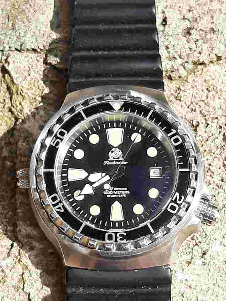 Tauchmeister . Diver 1000m - Sub Immersion Scuba Diving