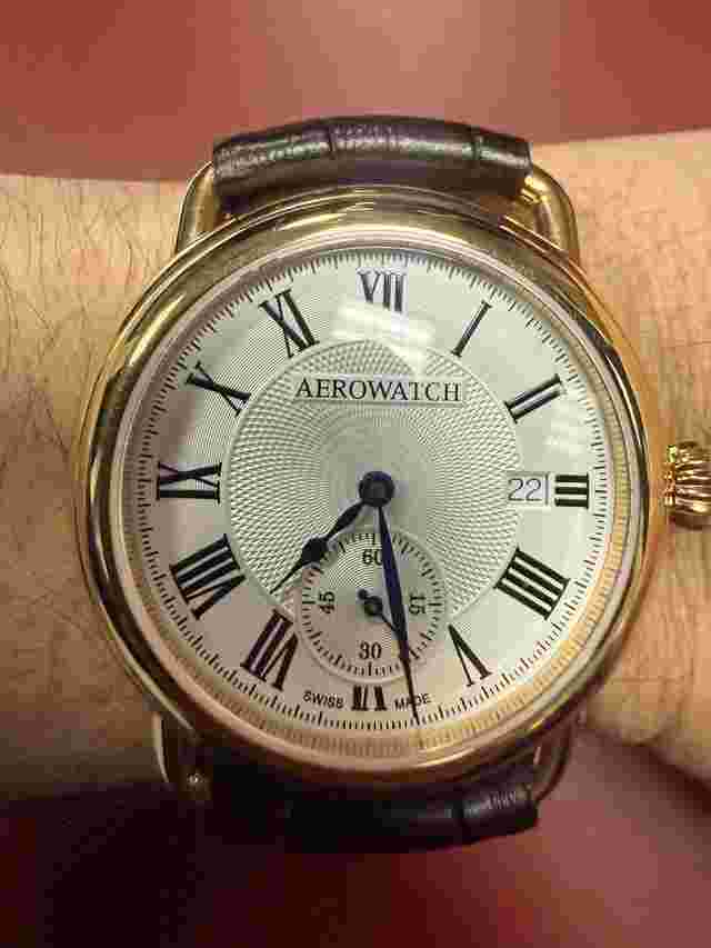Aerowatch 1942 pvd or rose 1942 petite seconde