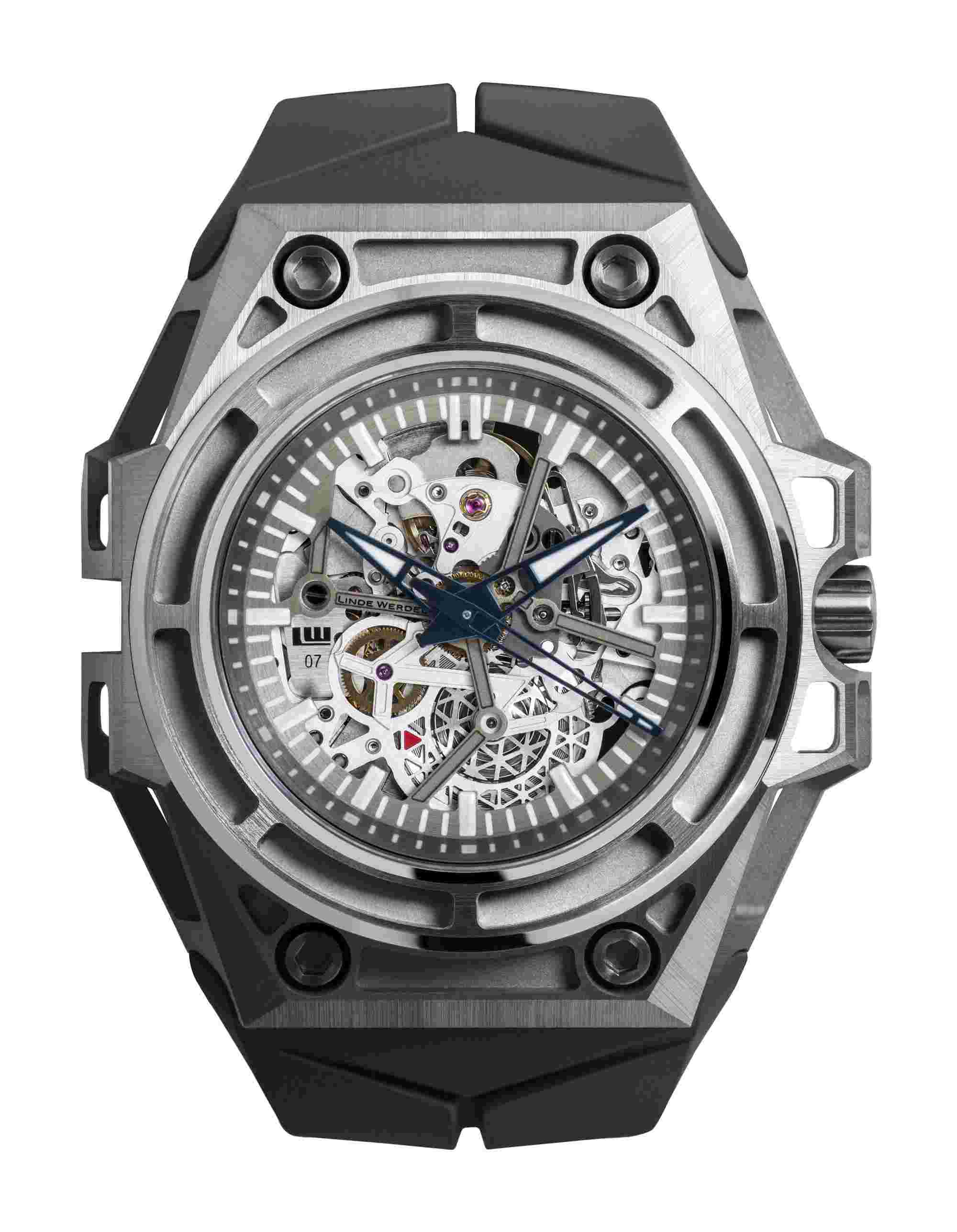 Linde Werdelin
SPIDOLIGHT TITANIUM – 3D MOVEMENT