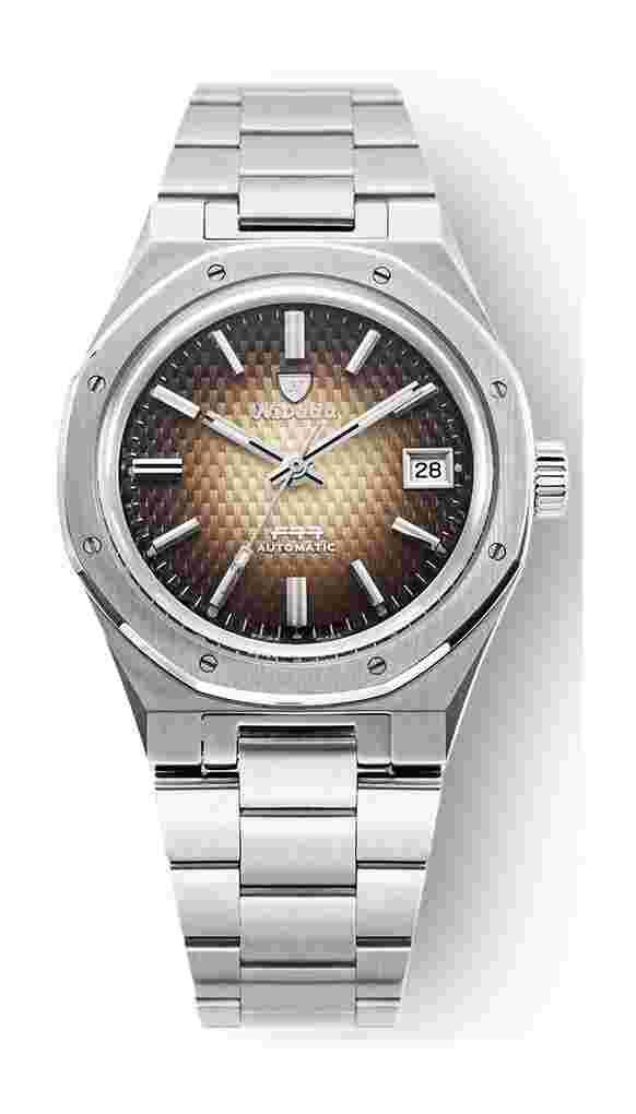 Nivada Grenchen
F77 Brown Smoked Dial Date