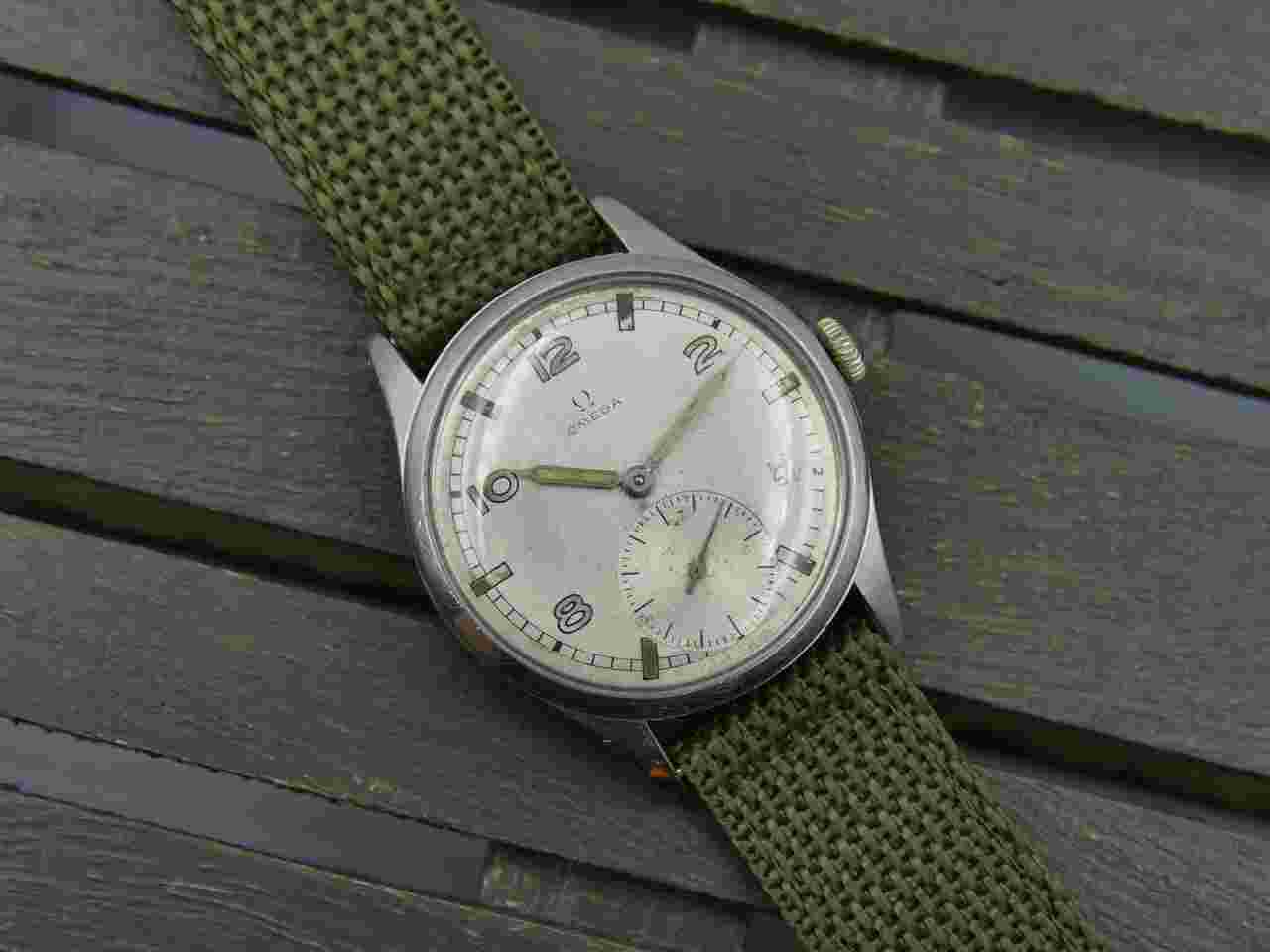 Omega Classic
ref. 2383 6 cal. 30T2 steel 35mm vintage 40's