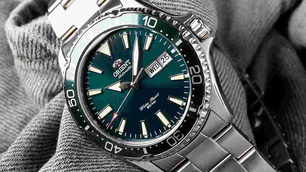 Orient Kamasu
RA-AA0004E Kamasu GREEN divers watch automatic men's watch sapphire glass stainless