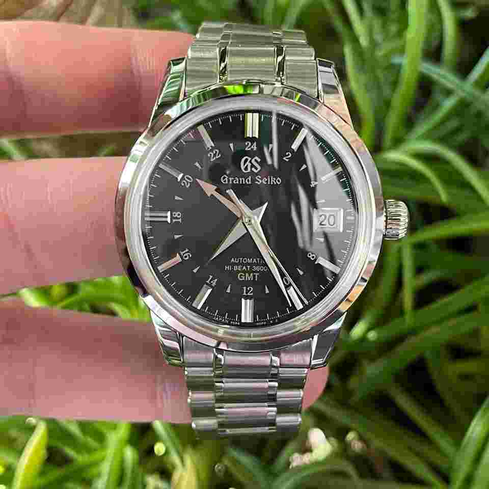 Grand Seiko
Hi-Beat GMT Shunbun Edition