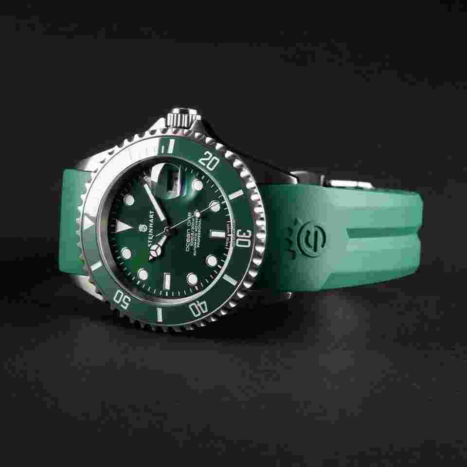 Steinhart Ocean 1
One Green Ceramic 42mm Swiss Automatic Diver Silicone 103-1063
