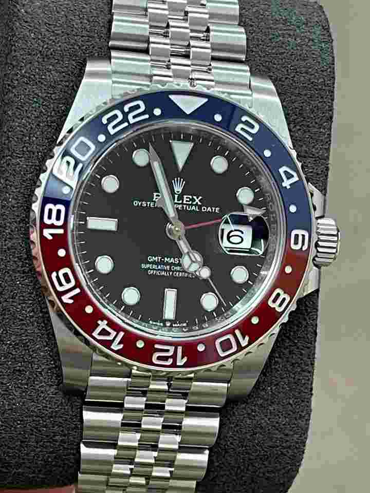 Rolex GMT-Master II
PEPSI - on Jubilee Bracelet - 2019 - UNWORN