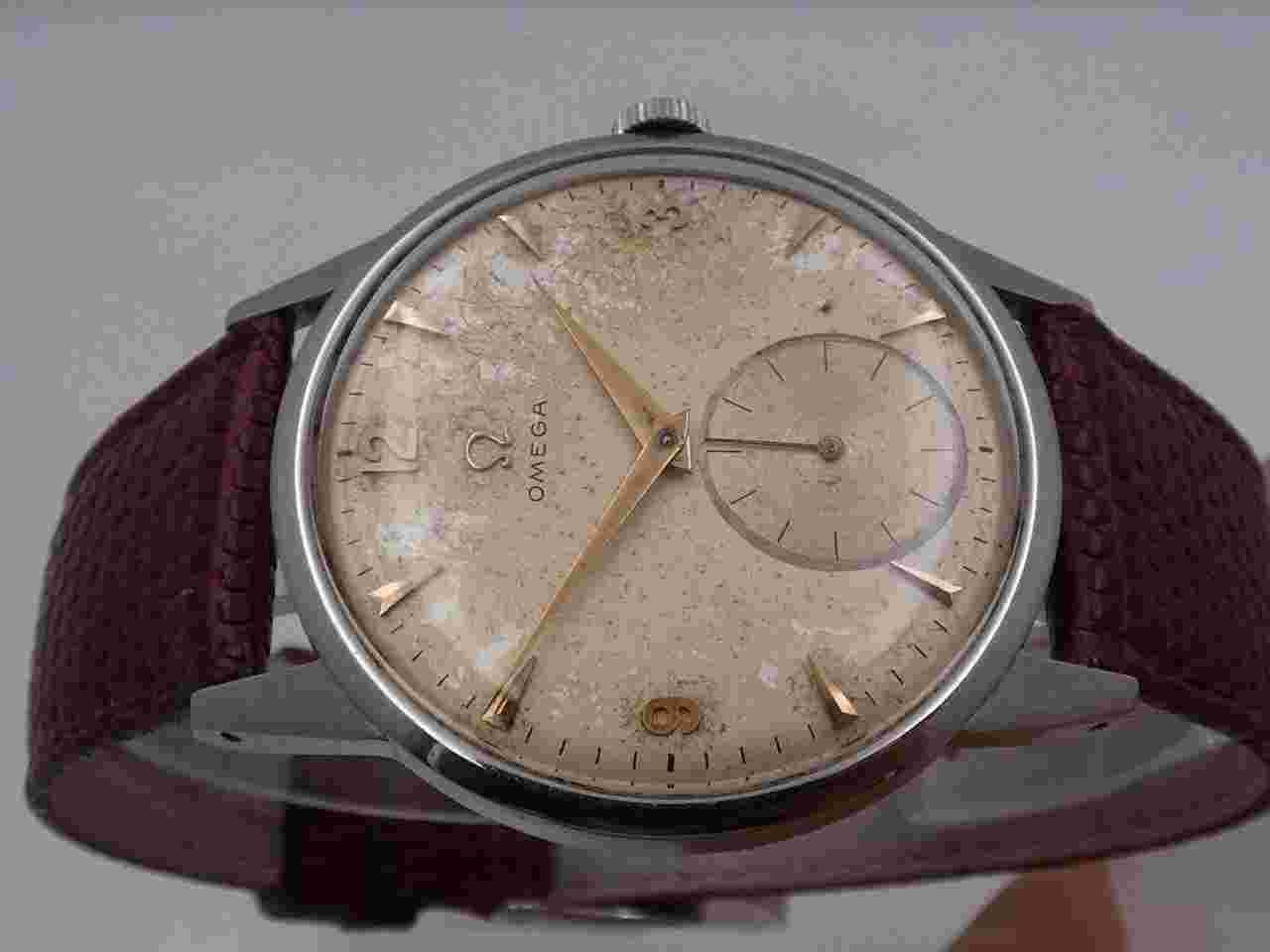 Omega Classic
Vintage Jumbo 38mm 2272 YEAR 1952 Stainless Steel Manual Winding