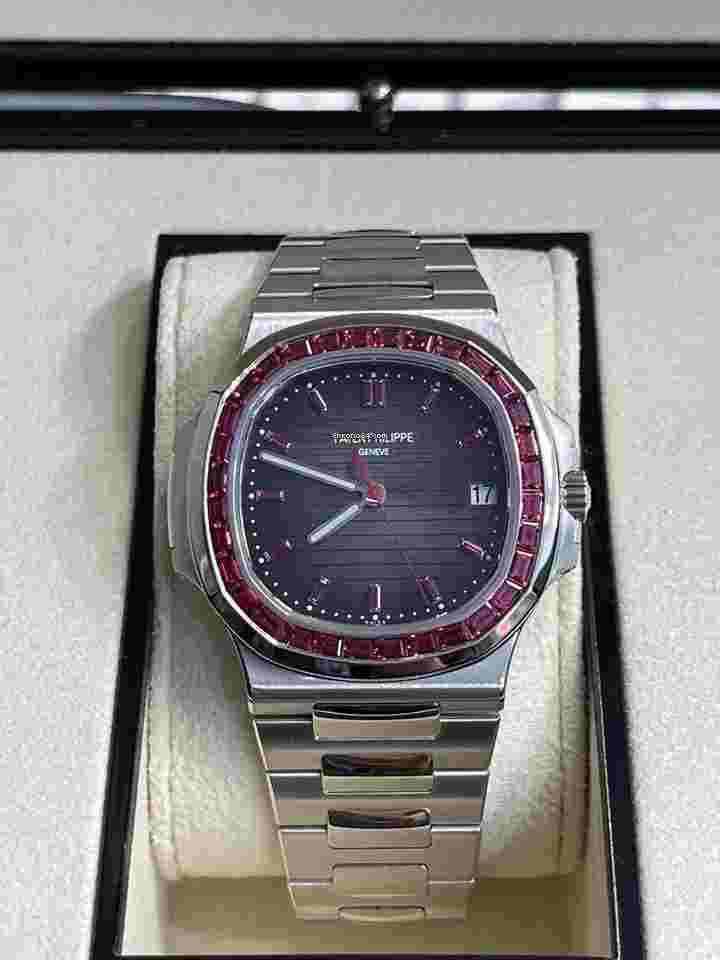 Patek Philippe Nautilus
5711/112P-010 Platinum Nautilus with Ruby Diamonds Unworn