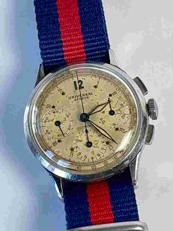 Universal Genève Compax
Chronograph Three Registers Military Officers WW2 1943 Cal.283 Swiss Made