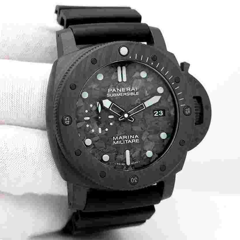 Panerai Submersible
Marina Militare Carbotech 47 mm