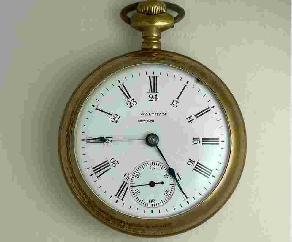 Waltham
Railroad Military Gold Capped SafetyPinion 24Hours Porcelain Dial Screw Down Back