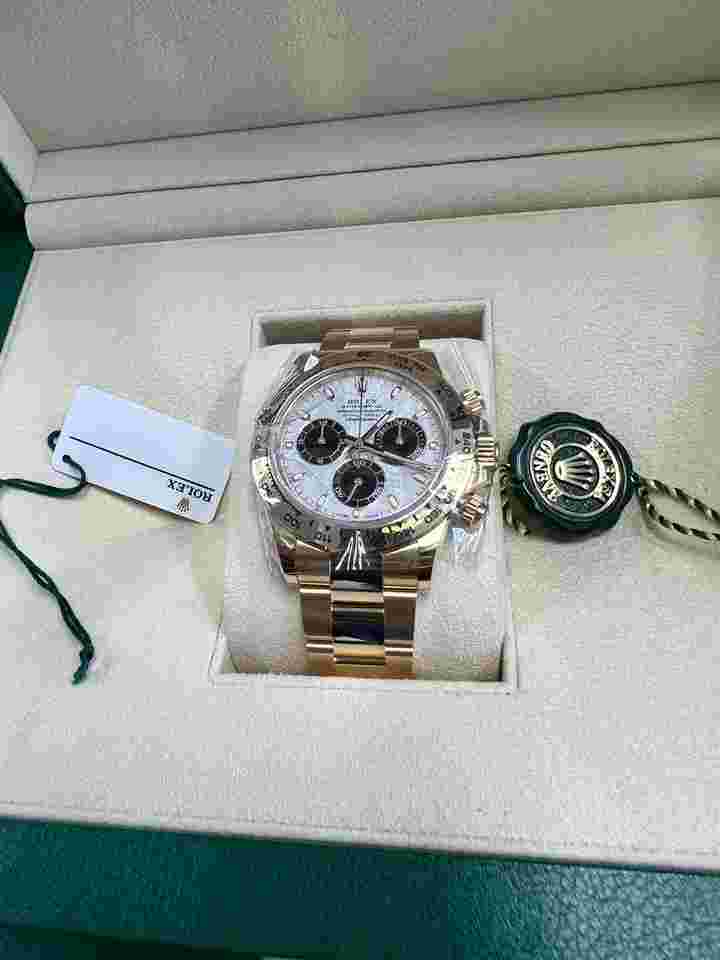Rolex Daytona
White Tag Meteorite Dial Yellow Gold Daytona