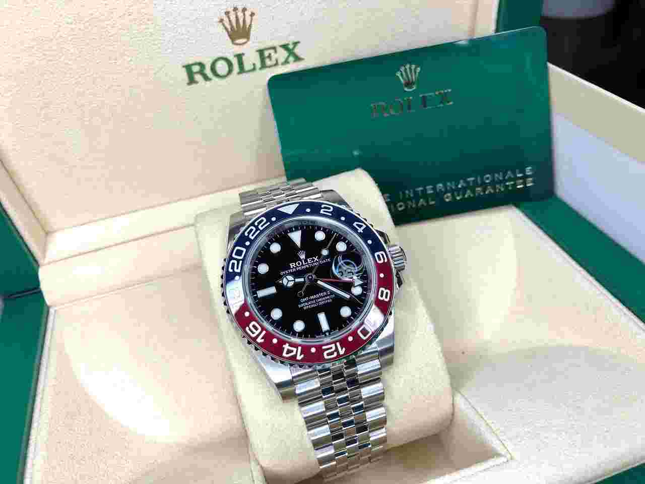 Rolex GMT-Master II
«Pepsi» Jubilee bracelet-2021