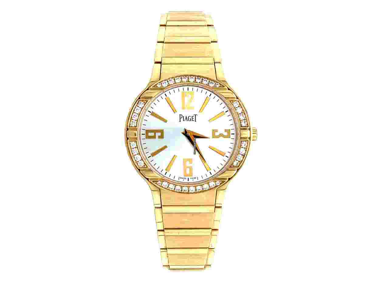 Piaget Polo
32mm in 18k Yellow Gold With Diamond Bezel