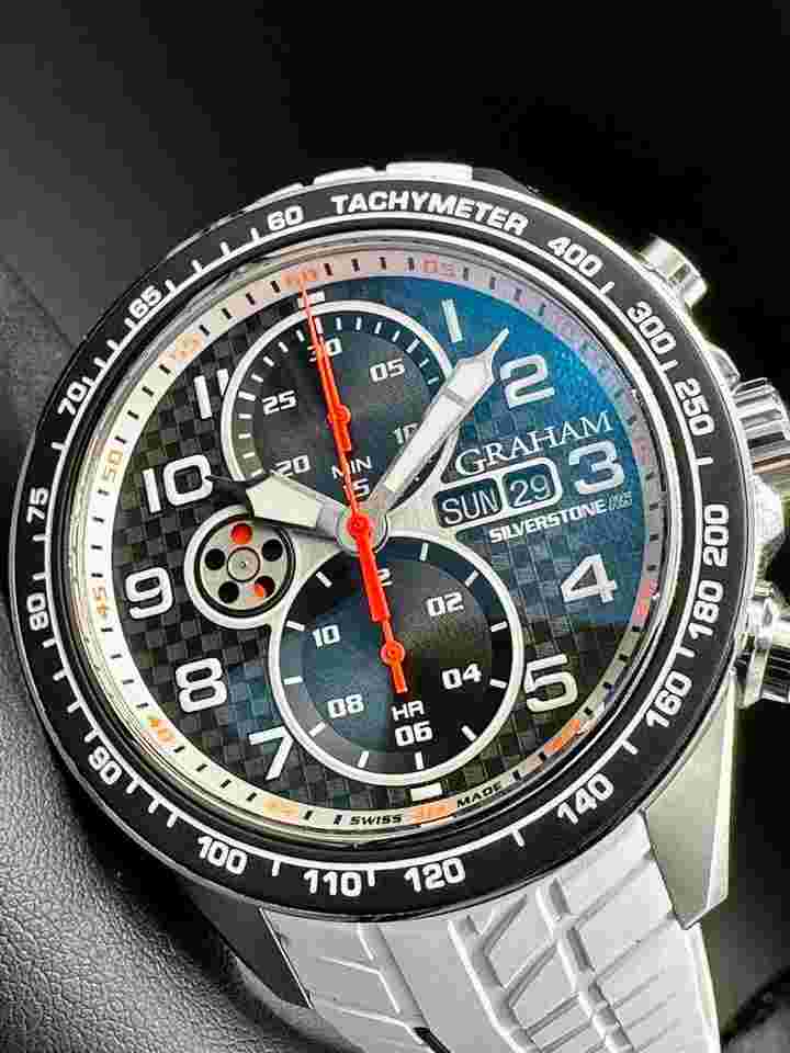 Graham Silverstone RS
RACING WHITE SWISS AUTOMATIC CHRONOGRAPH 46MM