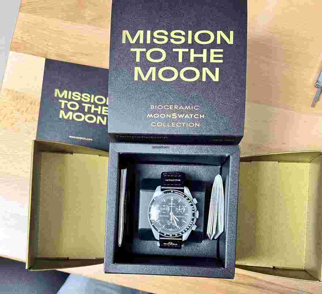 Swatch Moonswatch
Mission To The Moonshine Gold Moonswatch