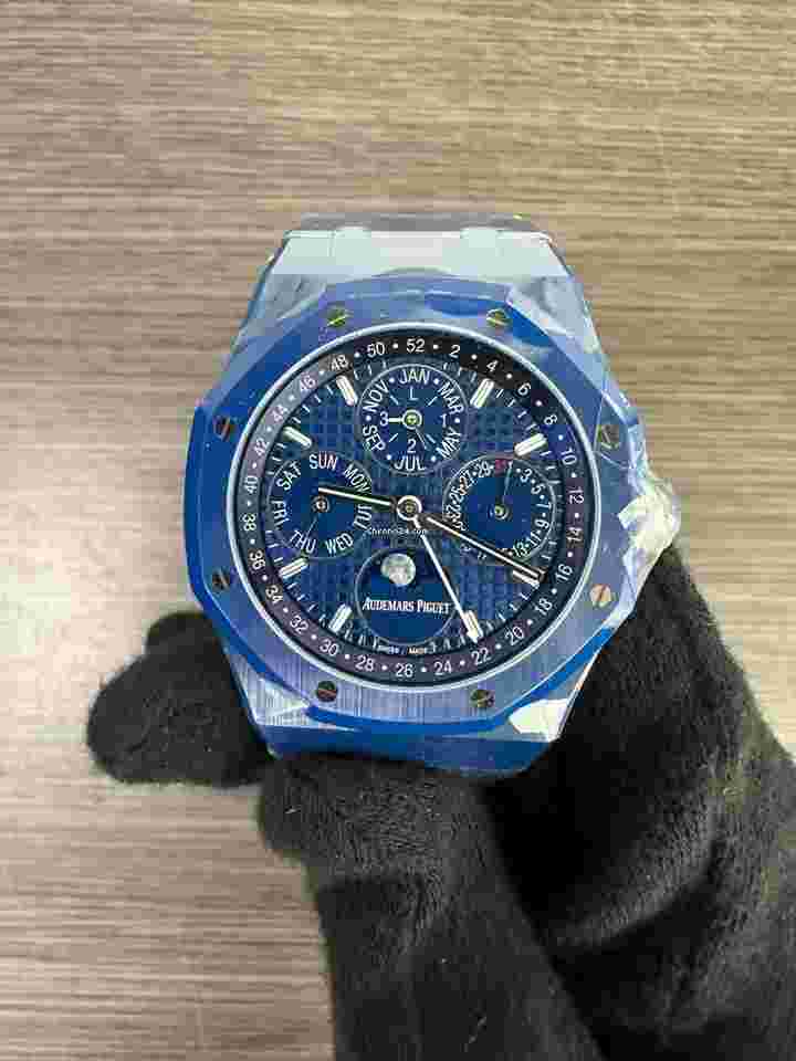 Audemars Piguet Royal Oak Perpetual Calendar
Blue Perpetual Calendar Ceramic