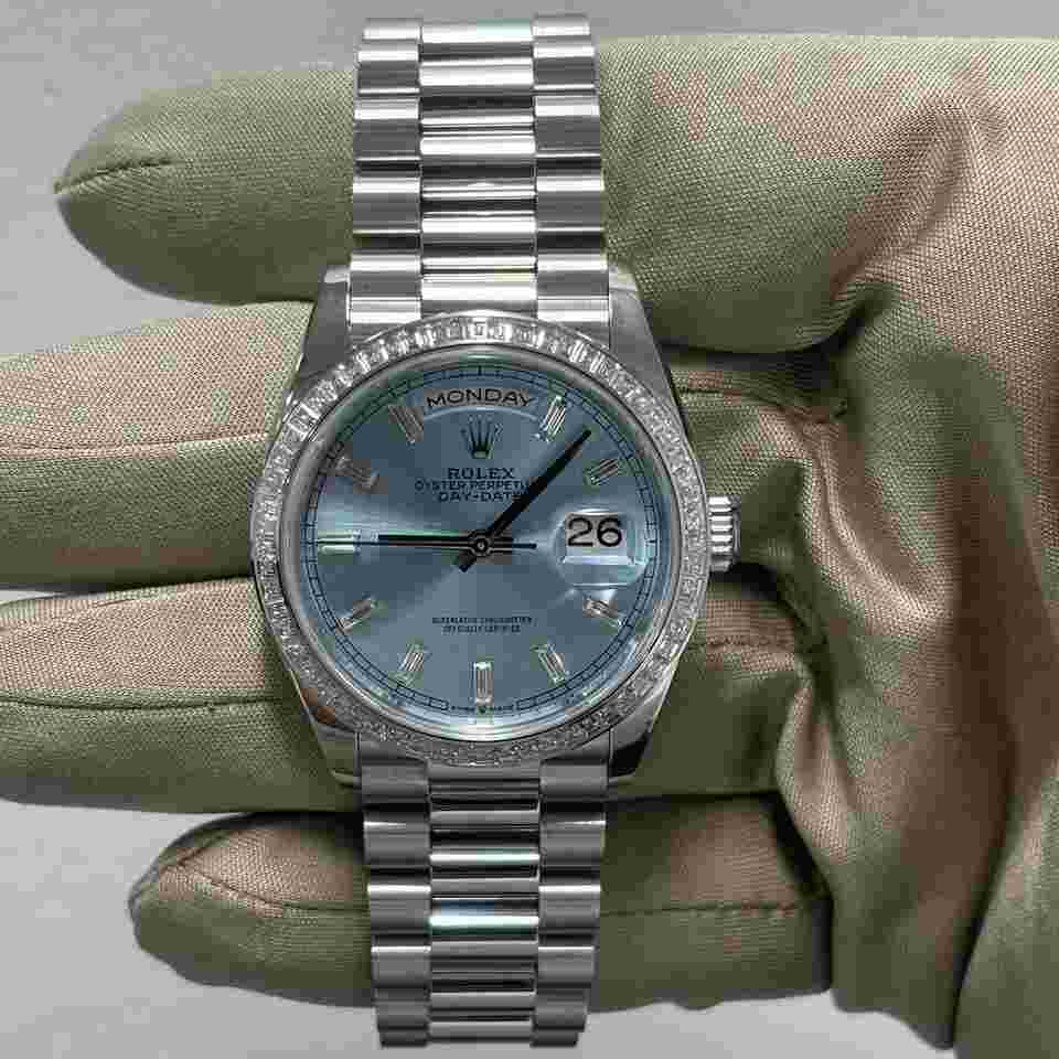 Rolex Day-Date 36
Platinum 128396TBR FACTORY BEZEL AND DIAL / NEW 2023