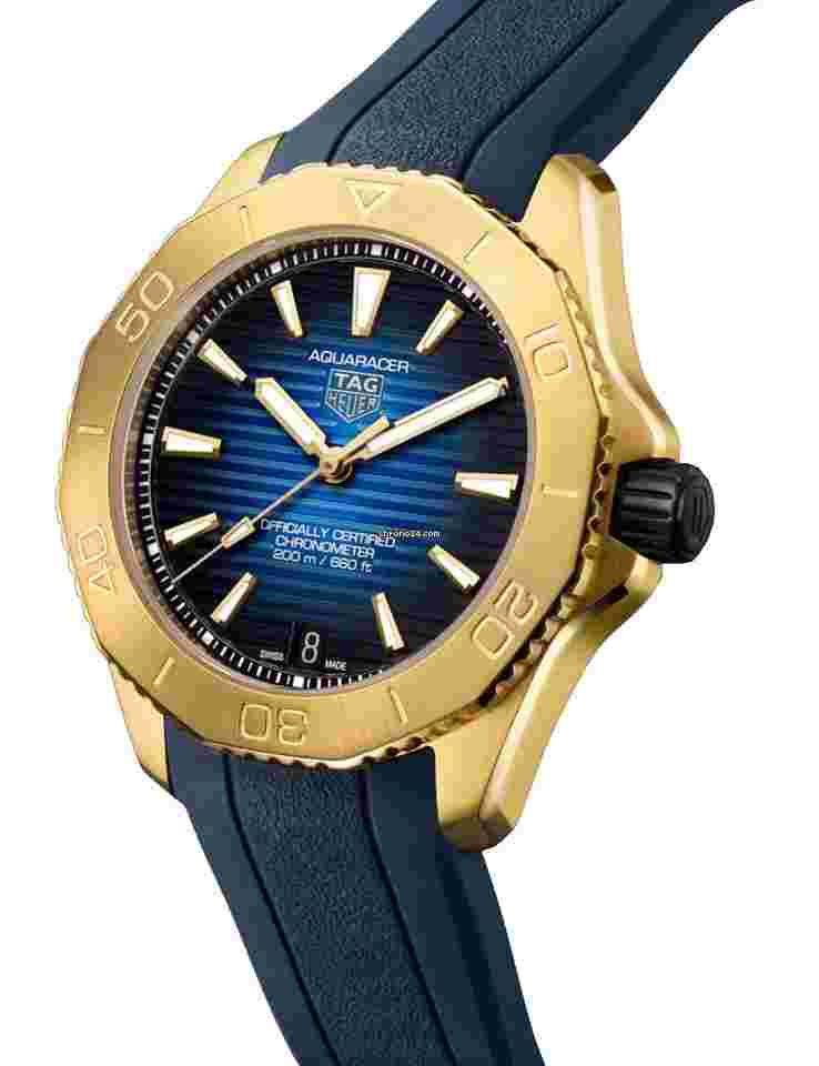 TAG Heuer Aquaracer
Professional 200M 40mm Yellow Gold Mens Watch