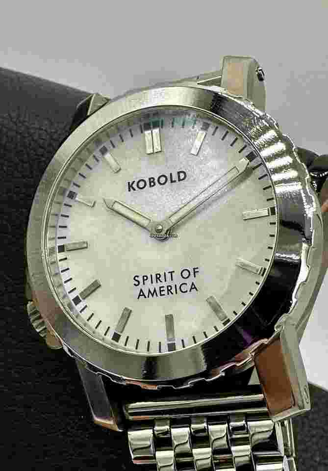 Kobold
Spirit Of America 43.5mm Swiss Manual Wind Range Rover 20th Anniversary