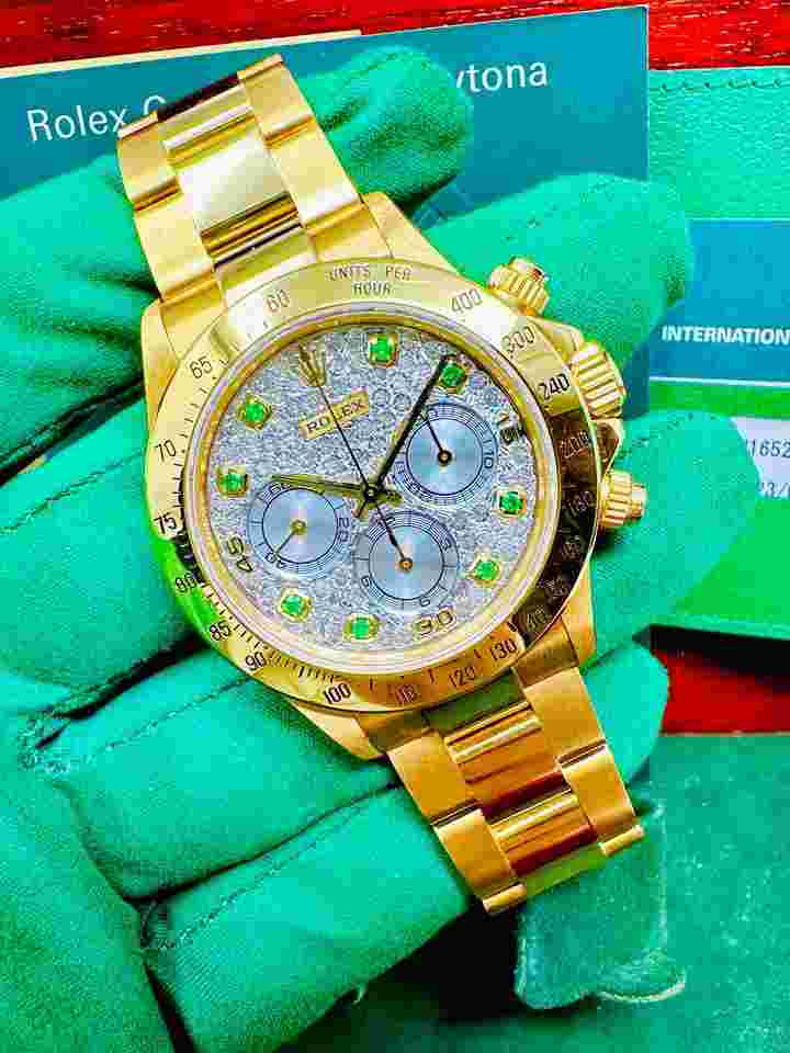 Rolex Daytona
Zenith Factory Pave Emerald Diamond Dial 16528 Very Rare