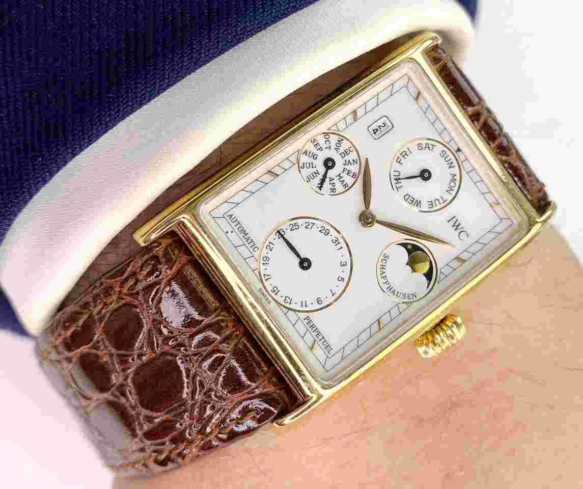 IWC Novecento
ref IW3545 Perpetual Kalendar Automatik Vollgold Triple Date Moonphase 3545