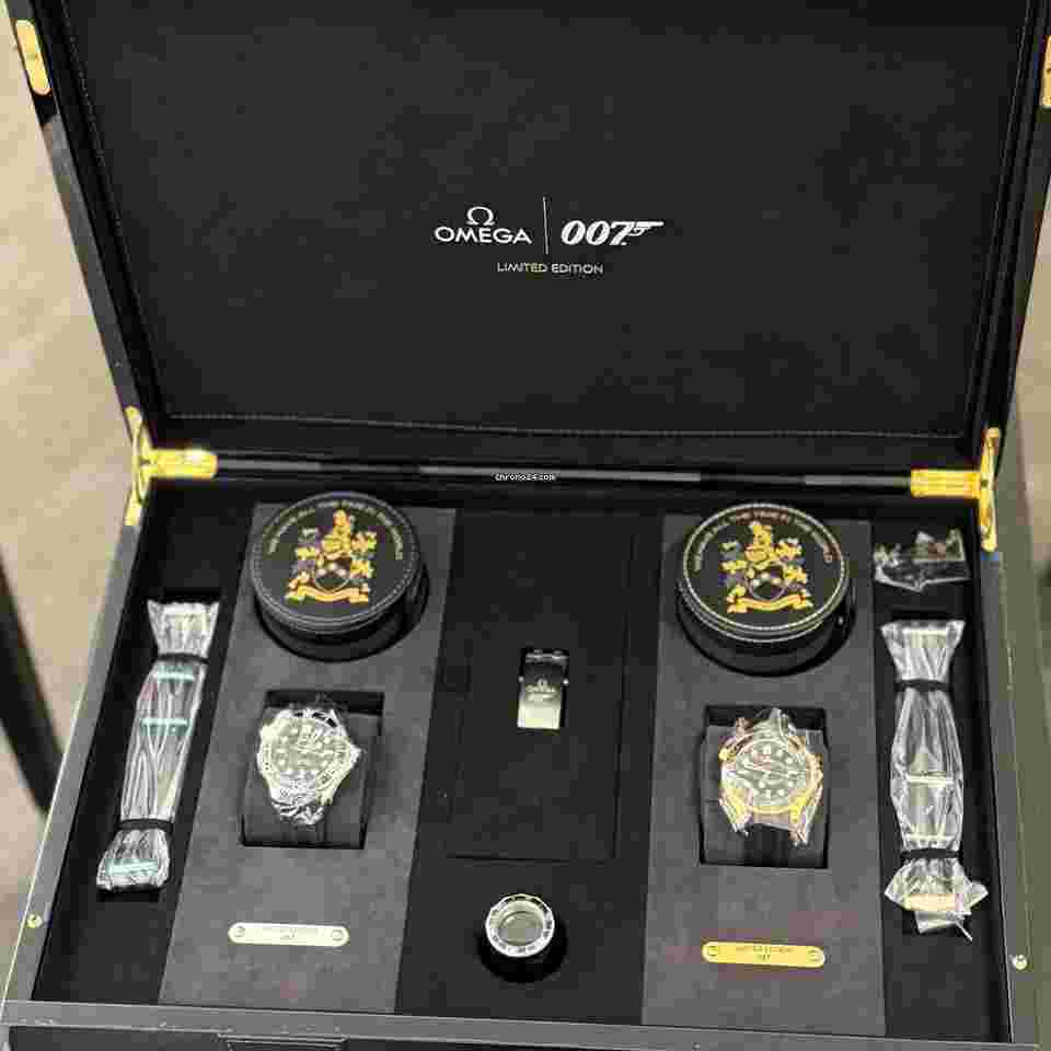 Omega Seamaster Diver 300 M
James Bond Set Limited Edition Set of 257 New