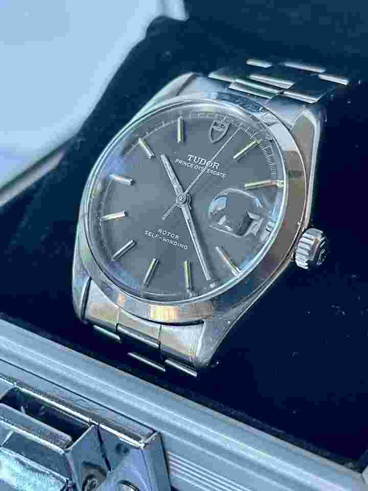 Tudor Prince Oysterdate
Rotor Self Winding By Rolex Ref.7966 Black Dial Stainless Steel Swiss
