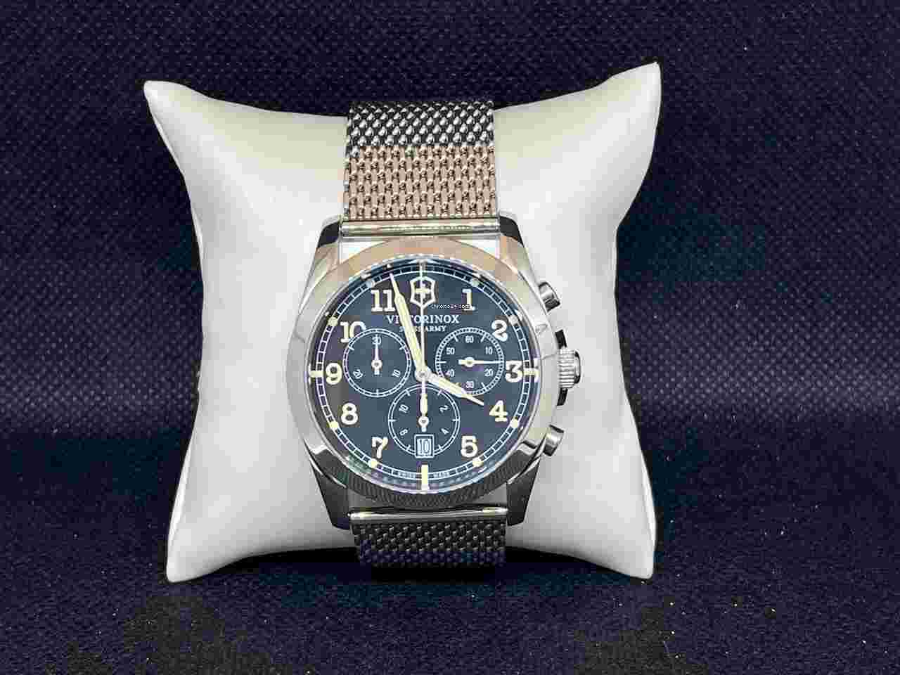Victorinox Swiss Army Ambassador
Clous De Paris