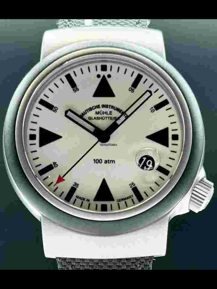 Mühle Glashütte S.A.R. Rescue-Timer
M1-41-08-KB S.A.R Rescue-Timer Lumen Textile Strap